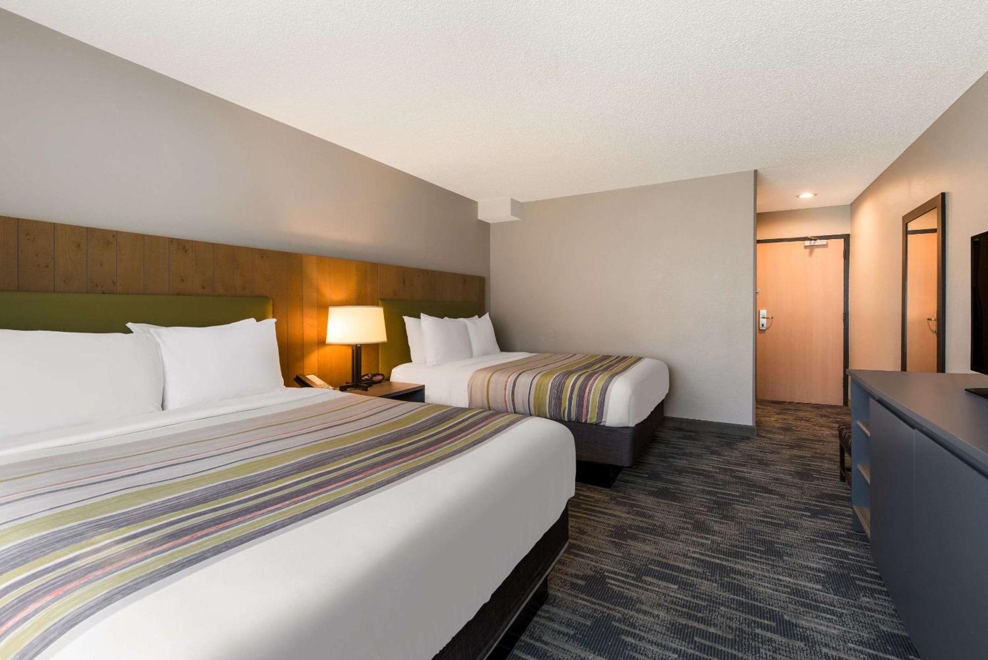 Country Inn & Suites By Radisson, Wichita East, Ks Exterior photo